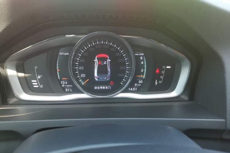 Used Volvo S60 2016 S60L T4 Zhiyuan Edition Instrument Cluster