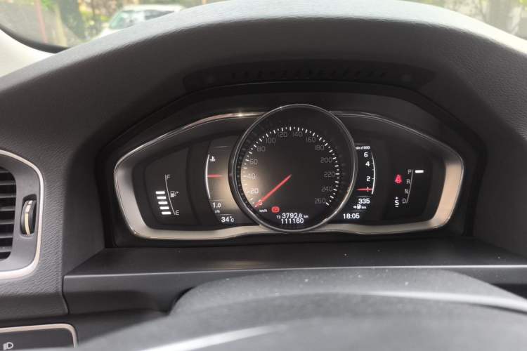Used Volvo S60 2016 S60L T4 Zhiyuan Edition Instrument Cluster