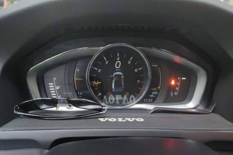 Used Volvo S60 2016 S60L T4 Zhiyuan Edition Instrument Cluster