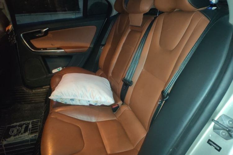 Used Volvo S60 2016 S60L T4 Zhiyuan Edition Left Rear Seat