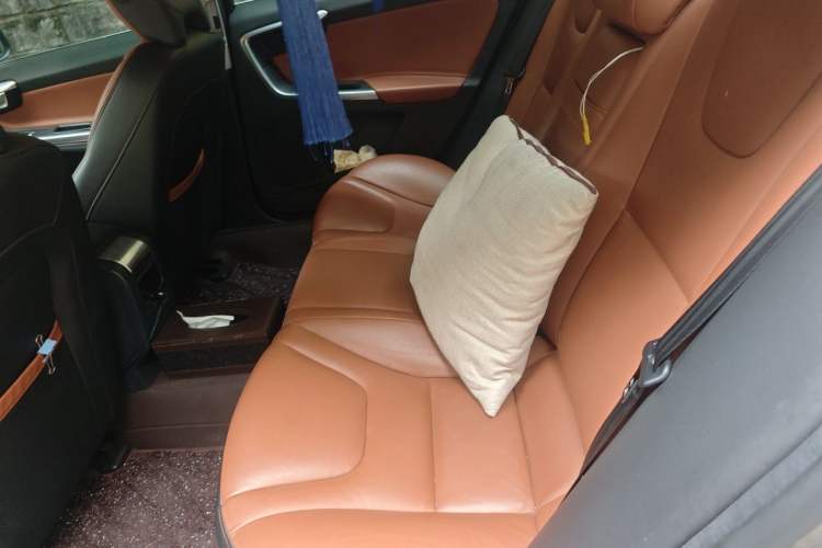 Used Volvo S60 2016 S60L T4 Zhiyuan Edition Left Rear Seat