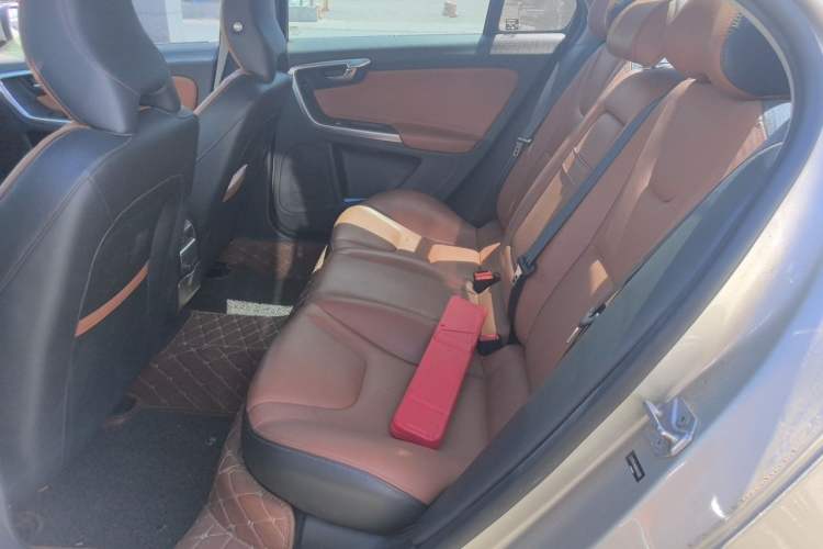 Used Volvo S60 2016 S60L T4 Zhiyuan Edition Left Rear Seat