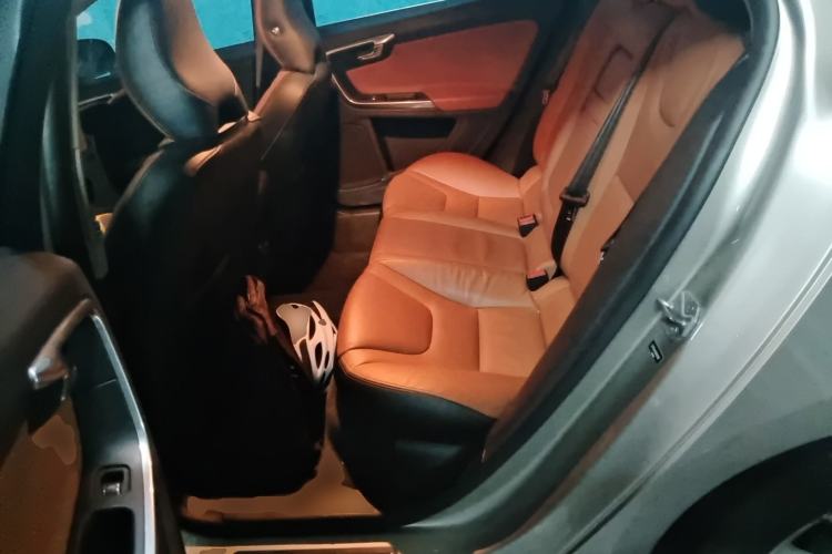 Used Volvo S60 2016 S60L T4 Zhiyuan Edition Left Rear Seat