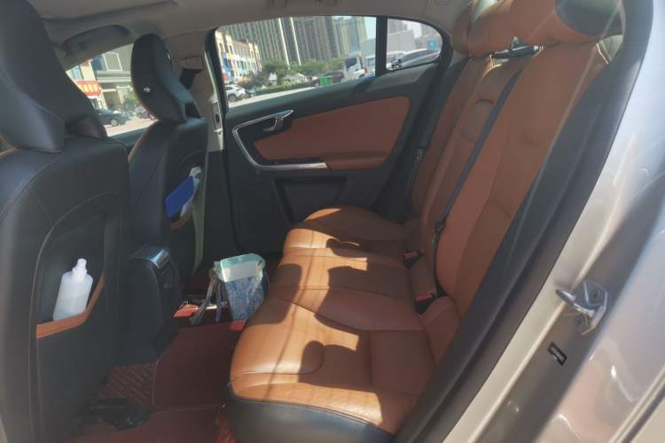 Used Volvo S60 2016 S60L T4 Zhiyuan Edition Left Rear Seat