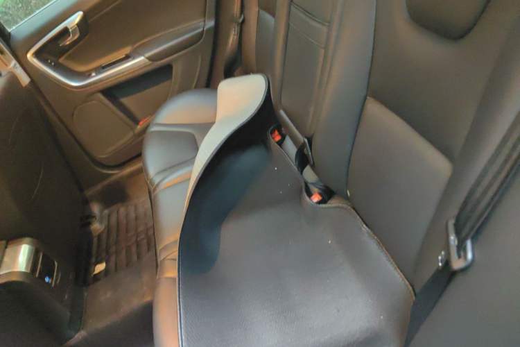 Used Volvo S60 2016 S60L T4 Zhiyuan Edition Left Rear Seat