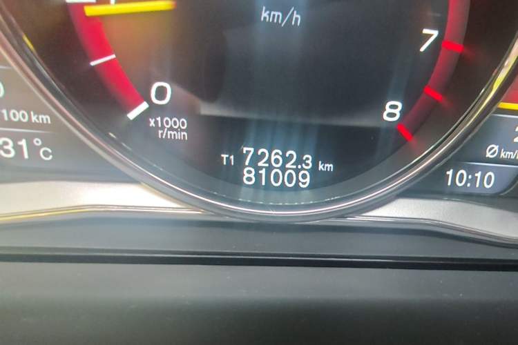 Used Volvo S60 2016 S60L T4 Zhiyuan Edition Odometer Close Up