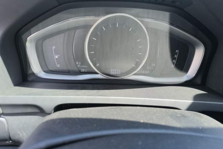 Used Volvo S60 2016 S60L T4 Zhiyuan Edition Odometer Close Up