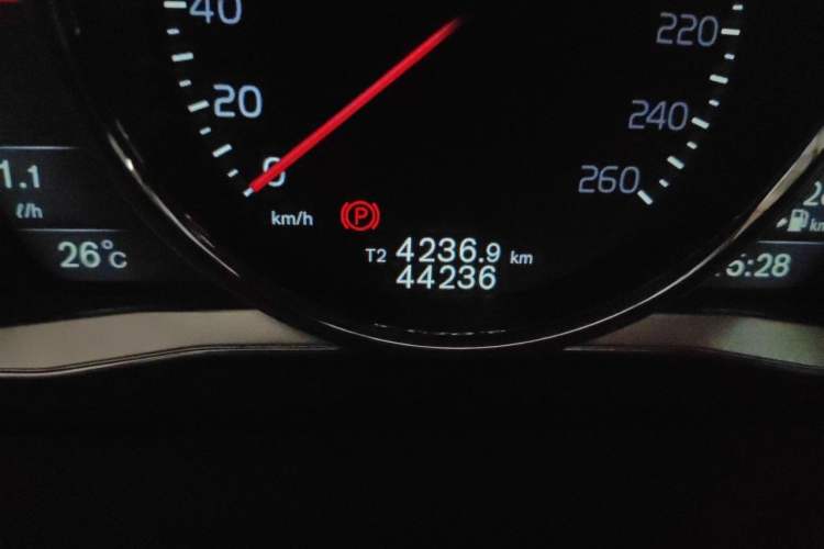 Used Volvo S60 2016 S60L T5 Intelligent Drive Edition Odometer Close Up
