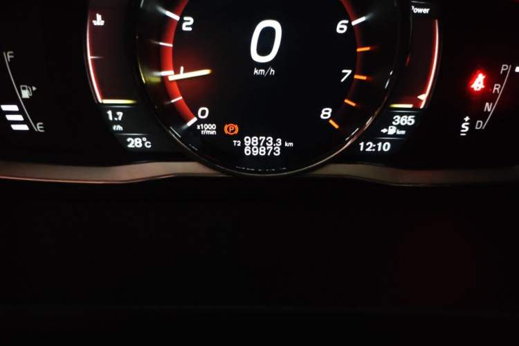 Used Volvo S60 2016 S60L T4 Zhiyuan Edition Odometer Close Up