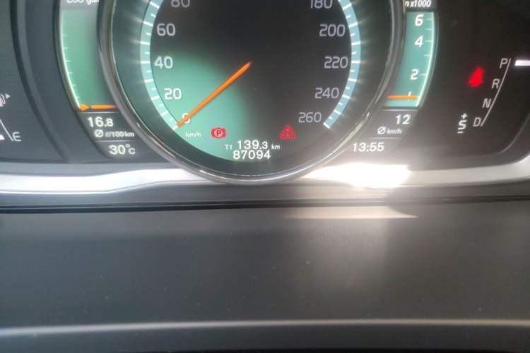 Used Volvo S60 2016 S60L T5 Intelligent Drive Edition Odometer Close Up