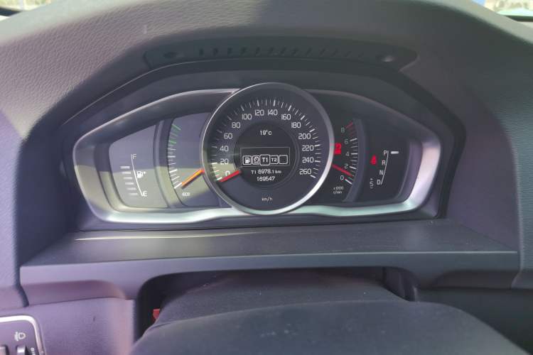 Used Volvo S60 2016 S60L T3 Smart Drive Edition Odometer Close Up