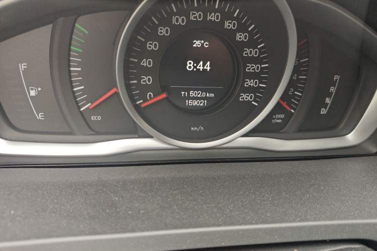 Used Volvo S60 2016 S60L T3 Smart Drive Edition Odometer Close Up