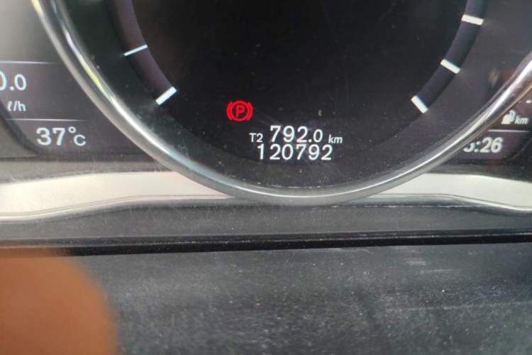 Used Volvo S60 2016 S60L T4 Zhiyuan Edition Odometer Close Up