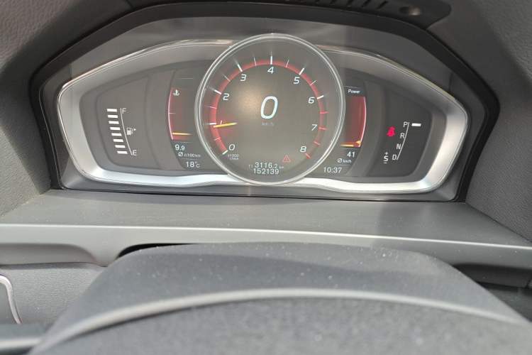 Used Volvo S60 2016 S60L T5 Smart Upgrade Edition Odometer Close Up