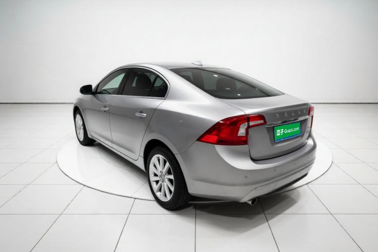 Used Volvo S60 2016 S60L T4 Zhiyuan Edition Rear Left 45 Deg