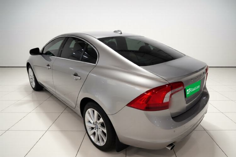Used Volvo S60 2016 S60L T4 Zhiyuan Edition Rear Left 45 Deg
