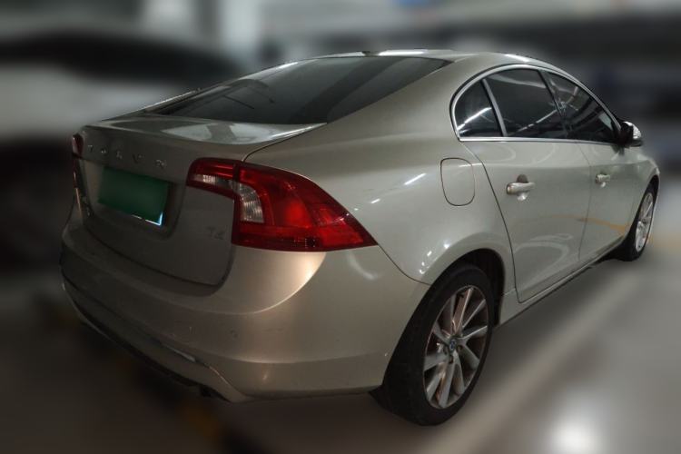 Used Volvo S60 2016 S60L T4 Zhiyuan Edition Rear Right 45 Deg