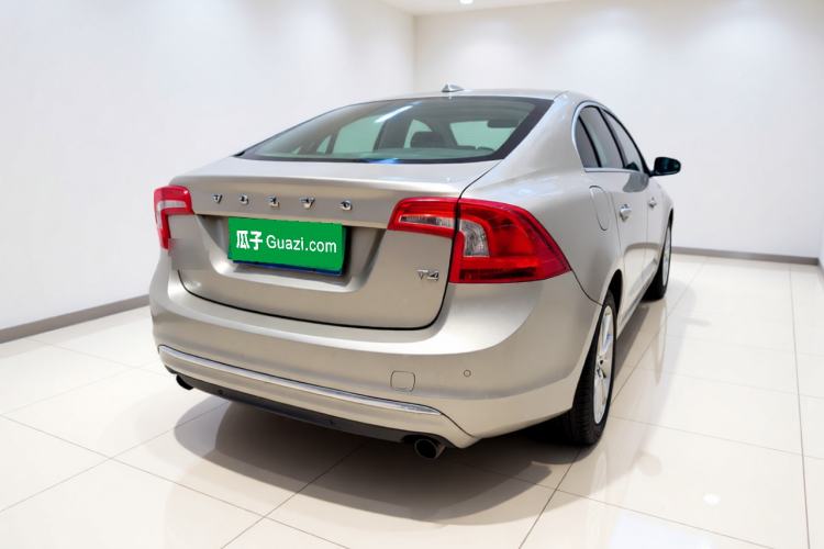 Used Volvo S60 2016 S60L T4 Zhiyuan Edition Rear Right 45 Deg