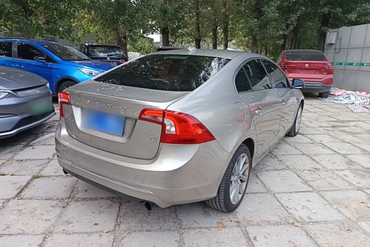 Used Volvo S60 2016 S60L T4 Zhiyuan Edition Rear Right 45 Deg