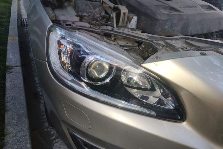 Used Volvo S60 2016 S60L T4 Zhiyuan Edition Right Front Headlight