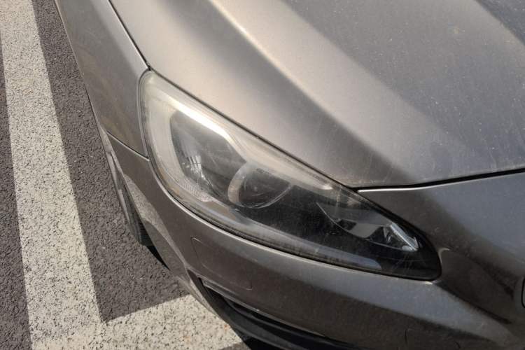 Used Volvo S60 2016 S60L T4 Zhiyuan Edition Right Front Headlight