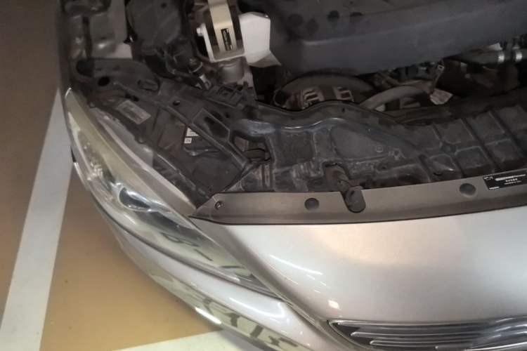 Used Volvo S60 2016 S60L T4 Zhiyuan Edition Right Front Headlight