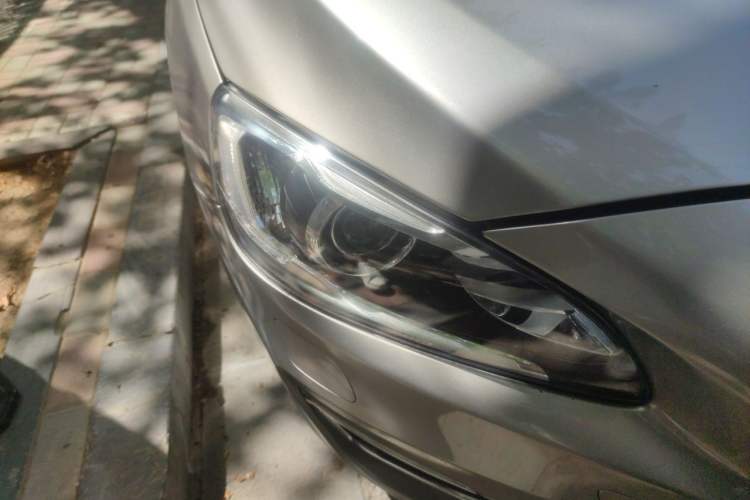 Used Volvo S60 2016 S60L T5 Intelligent Drive Edition Right Front Headlight