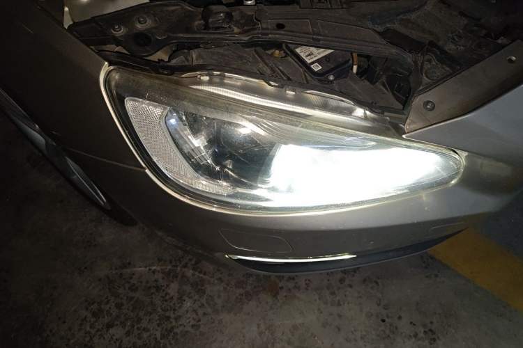Used Volvo S60 2016 S60L T5 Intelligent Drive Edition Right Front Headlight