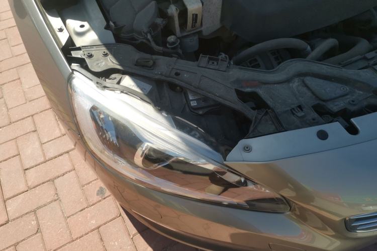 Used Volvo S60 2016 S60L T4 Zhiyuan Edition Right Front Headlight