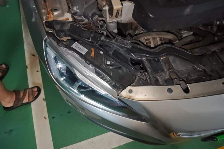 Used Volvo S60 2016 S60L T4 Zhiyuan Edition Right Front Headlight