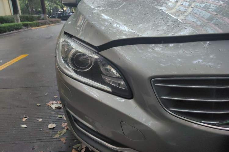 Used Volvo S60 2016 S60L T4 Zhiyuan Edition Right Front Headlight