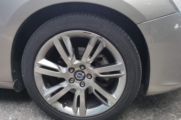 Used Volvo S60 2016 S60L T5 Smart Upgrade Edition Right Front Wheel Hub