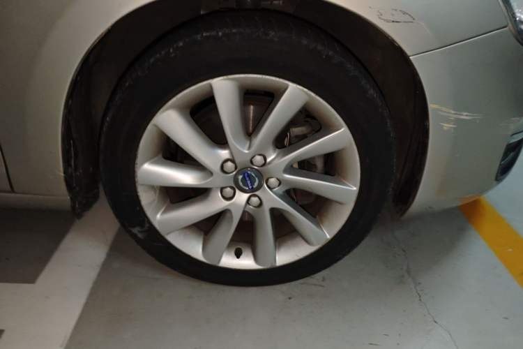 Used Volvo S60 2016 S60L T4 Zhiyuan Edition Right Front Wheel Hub