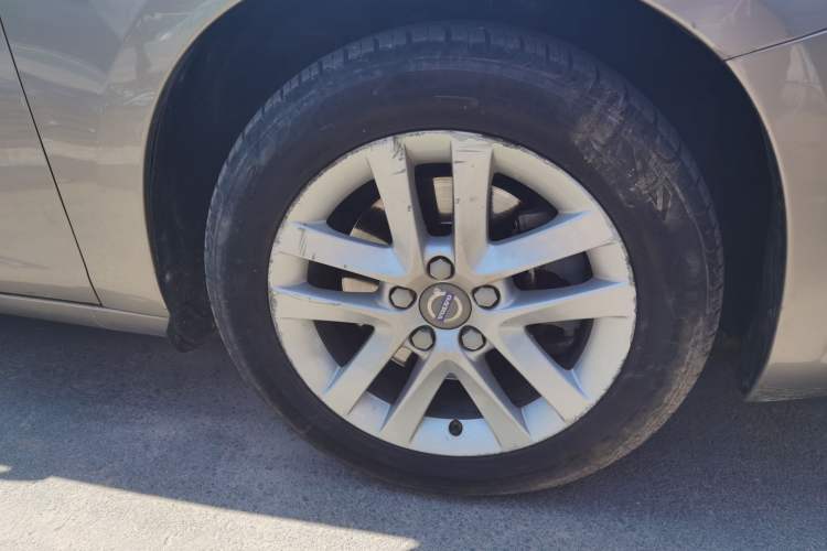 Used Volvo S60 2016 S60L T3 Smart Drive Edition Right Front Wheel Hub