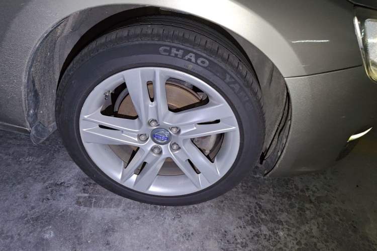 Used Volvo S60 2016 S60L T5 Intelligent Drive Edition Right Front Wheel Hub