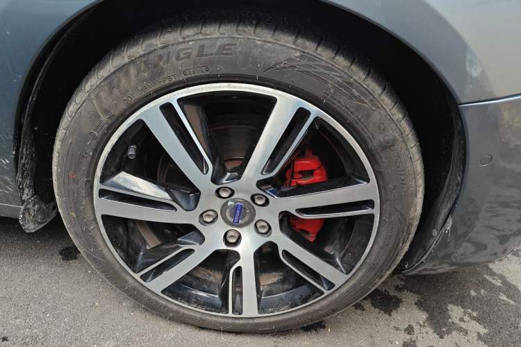 Used Volvo S60 2016 S60L T5 Smart Upgrade Edition Right Front Wheel Hub