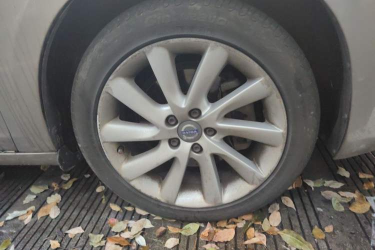 Used Volvo S60 2016 S60L T4 Zhiyuan Edition Right Front Wheel Hub