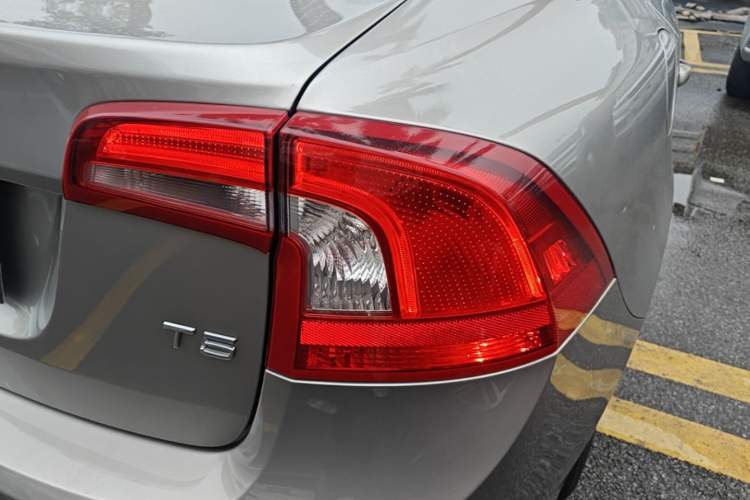 Used Volvo S60 2016 S60L T5 Intelligent Drive Edition Right Rear Taillight