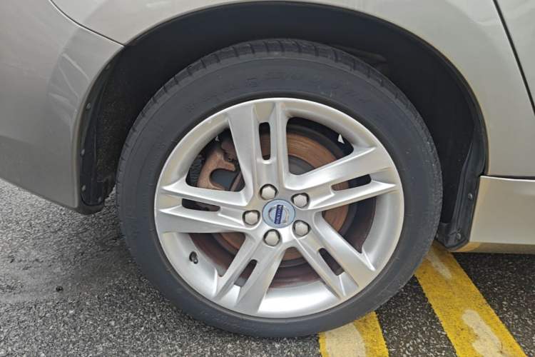 Used Volvo S60 2016 S60L T5 Intelligent Drive Edition Right Rear Wheel Hub