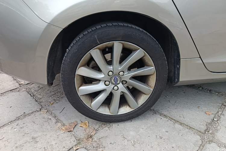 Used Volvo S60 2016 S60L T4 Zhiyuan Edition Right Rear Wheel Hub