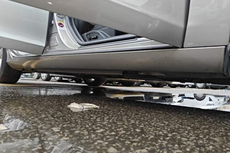 Used Volvo S60 2016 S60L T5 Intelligent Drive Edition Right Side Sill