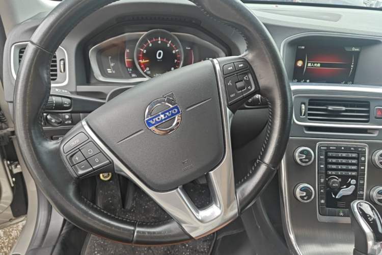 Used Volvo S60 2016 S60L T5 Intelligent Drive Edition Steering Wheel