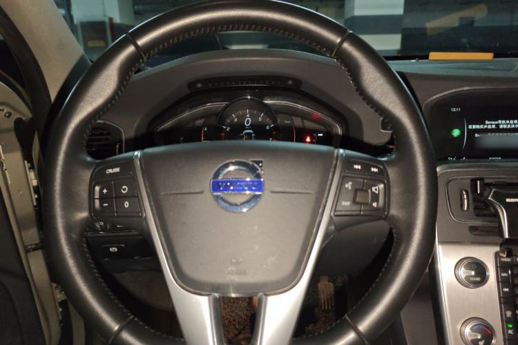 Used Volvo S60 2016 S60L T4 Zhiyuan Edition Steering Wheel