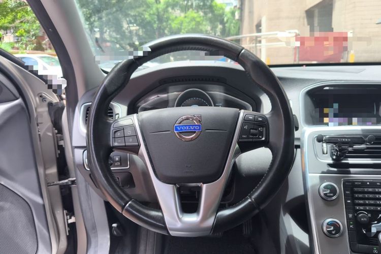 Used Volvo S60 2016 S60L T4 Zhiyuan Edition Steering Wheel
