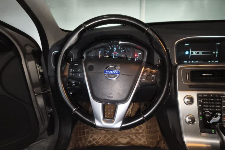 Used Volvo S60 2016 S60L T4 Zhiyuan Edition Steering Wheel