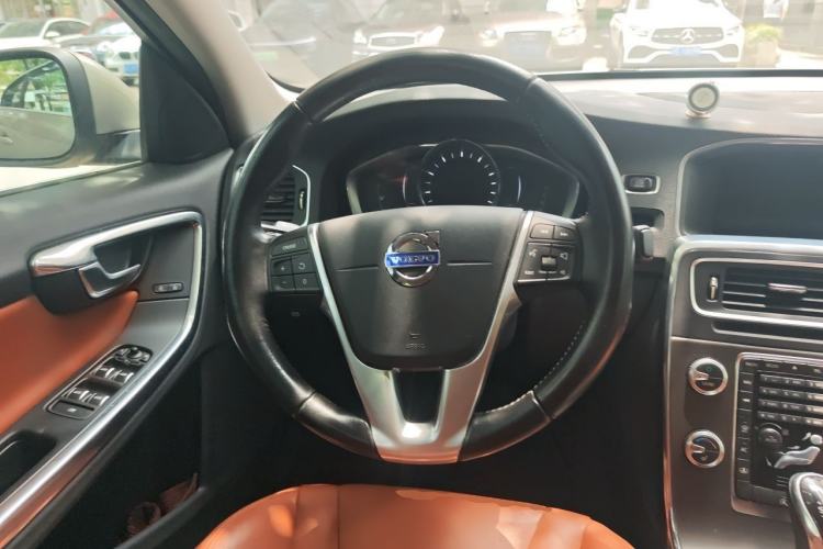 Used Volvo S60 2016 S60L T5 Intelligent Drive Edition Steering Wheel