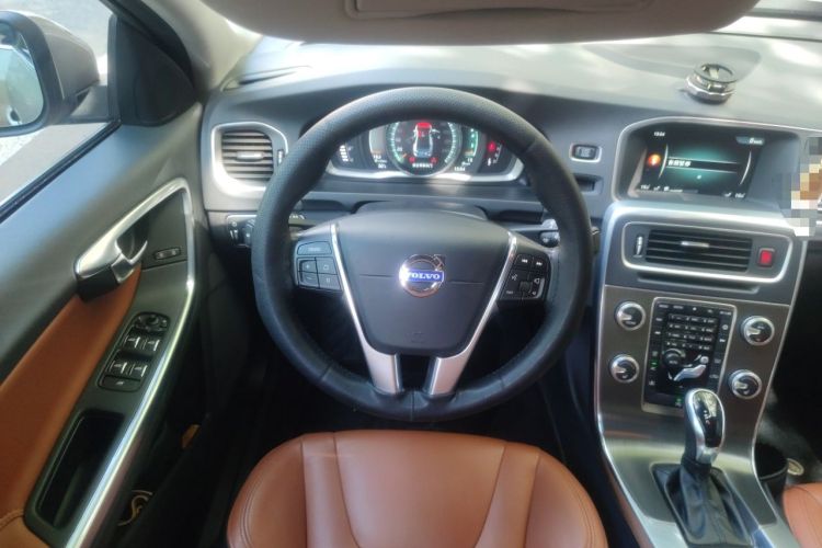 Used Volvo S60 2016 S60L T5 Intelligent Drive Edition Steering Wheel