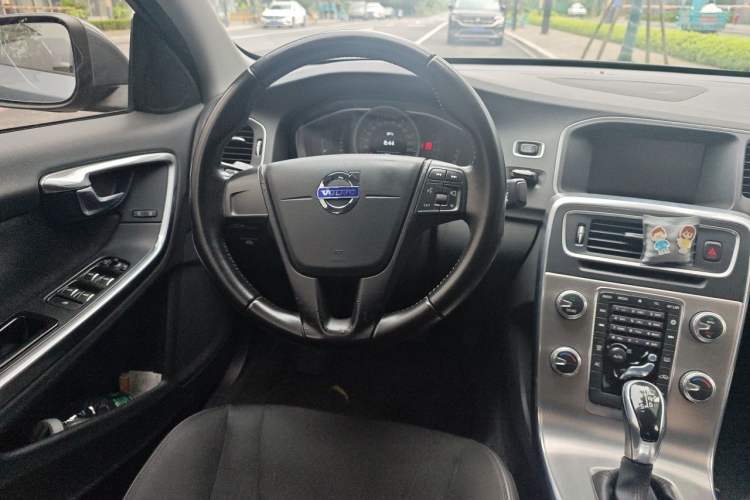 Used Volvo S60 2016 S60L T3 Smart Drive Edition Steering Wheel