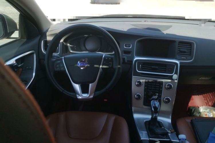 Used Volvo S60 2016 S60L T4 Zhiyuan Edition Steering Wheel