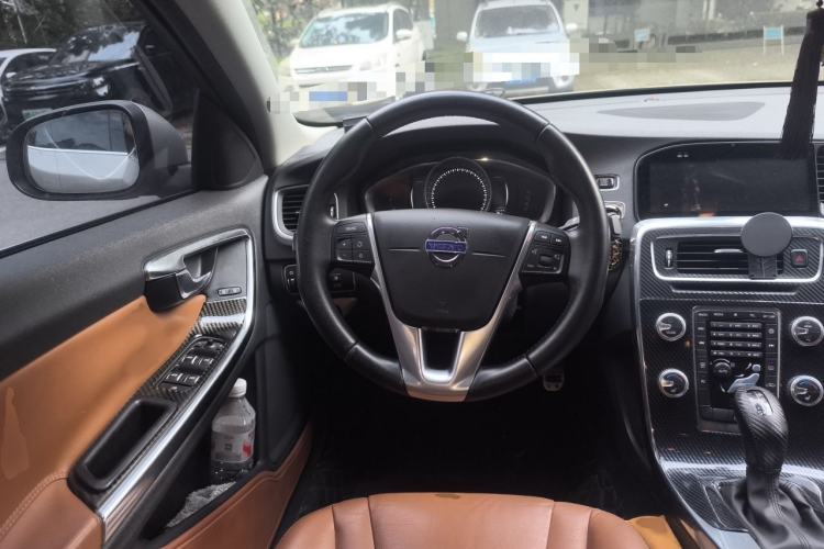 Used Volvo S60 2016 S60L T4 Zhiyuan Edition Steering Wheel
